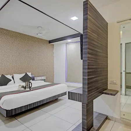 Hotel O The Kia Residency Hotel And Banquet Ahmedabad Exterior photo